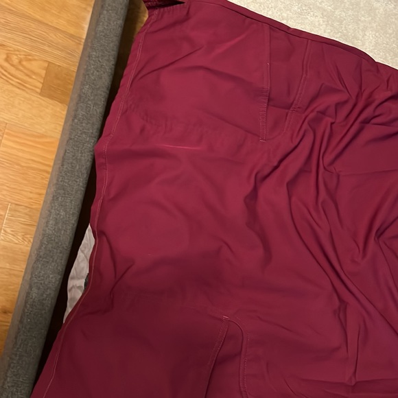 Men's Xl moisture wick Scrub top - Picture 3 of 3